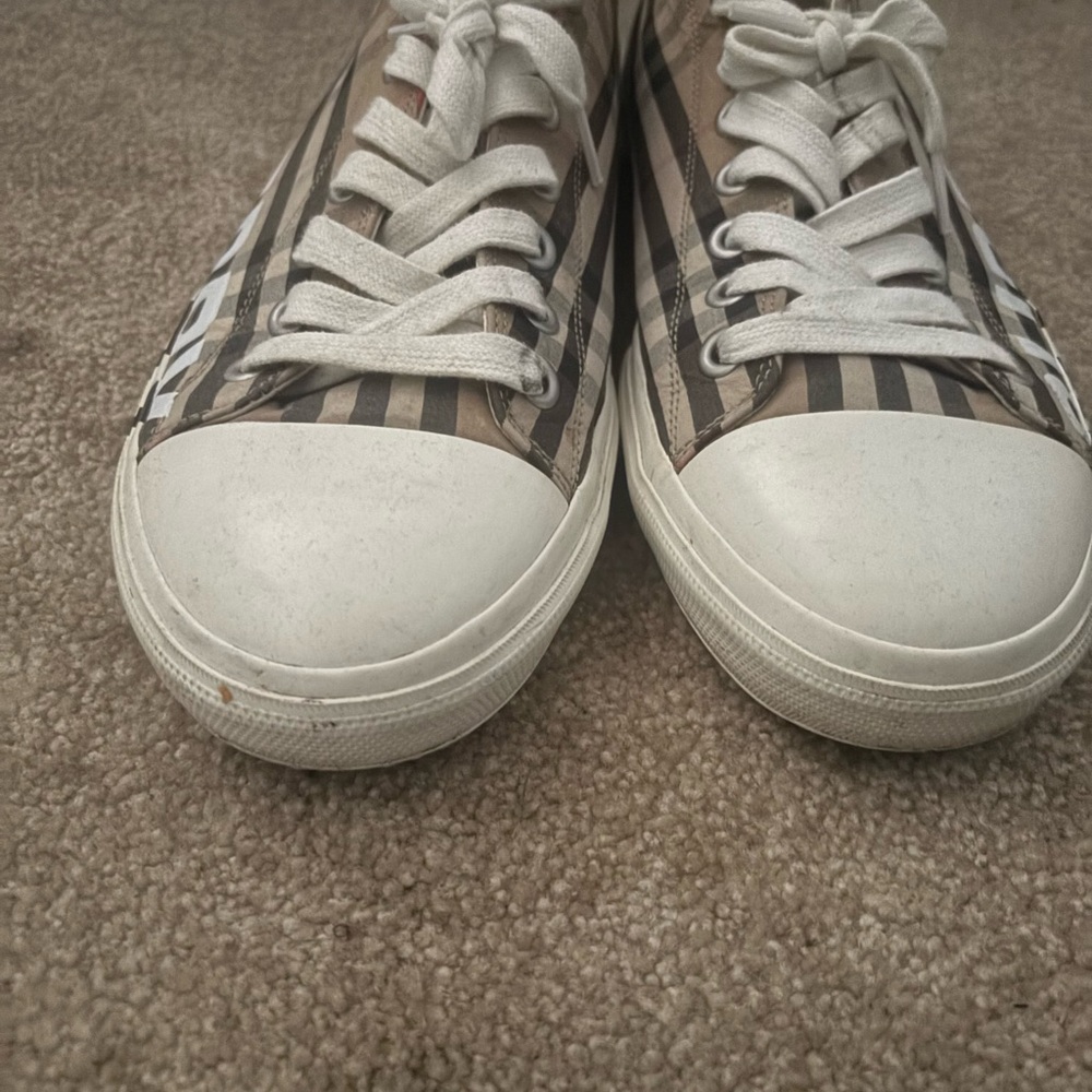 Burberry Striped Sneakers - White and Brown